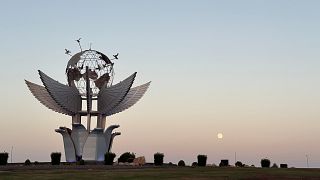 Israel-Hamas peace talks to continue in Egypt over US ceasefire plan