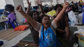 Thai evacuees react with joy after ceasefire agreement between Thailand and Cambodia