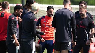 Manchester United prepare to take on Tottenham after dismal league campaign