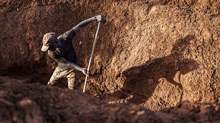Small-scale gold miners in Senegal use mercury despite health risks