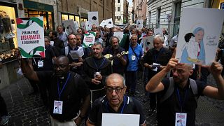 Priests in Rome march to parliament in solidarity with Palestinians