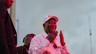 Ivory Coast: Campaigns close as Ouattara eyes fourth term