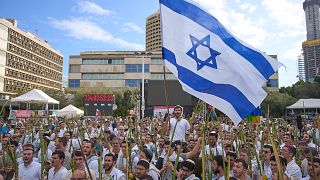 Tel Aviv gathers in prayer as Israel takes step toward Gaza truce